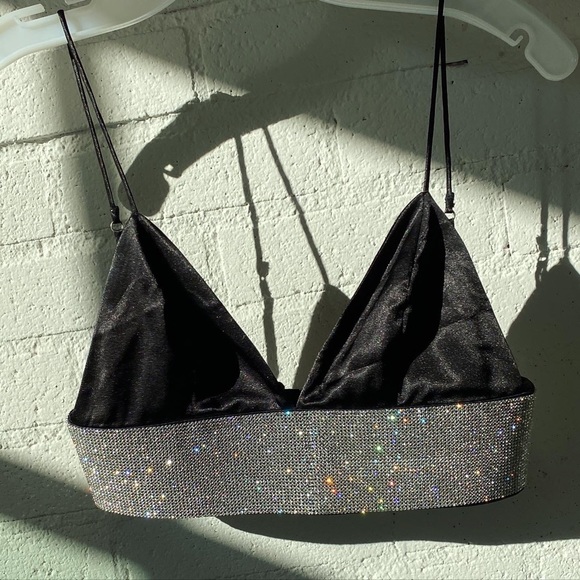 Meshki Crop Top - Picture 5 of 9